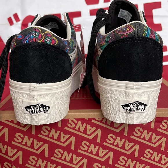 Vans Old Skool
Paisley Bloom Black
VNOA7Q5MBLK
WMNS Platforms - sneakers - Picture 14 of 16
